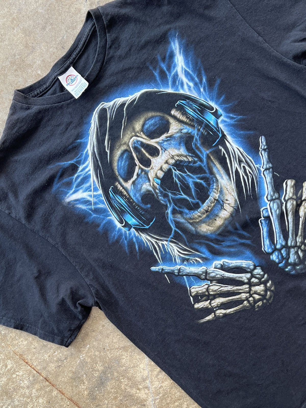 Vintage Vintage Y2K Skull Headphones Halloween Tee XL Size US XL / EU 56 / 4 - 1 Thumbnail