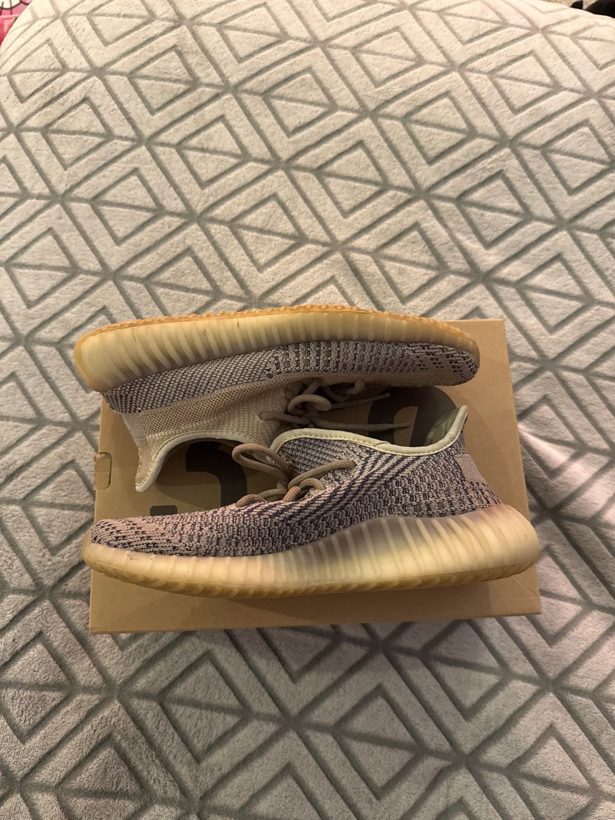 Yeezy Yeezy 350 Ash Pearl Size US 9 / EU 42 - 2 Thumbnail