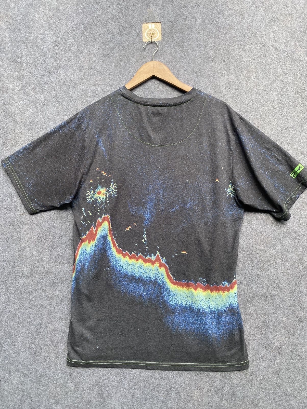 Vintage Pelagit sonar graph tee Size US XL / EU 56 / 4 - 10 Thumbnail