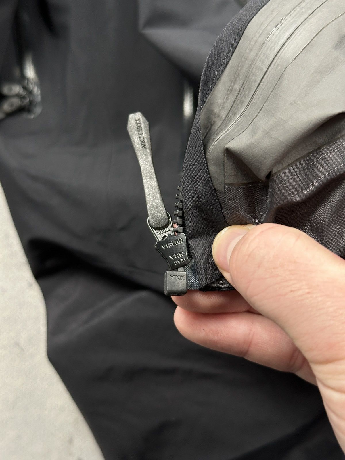 Arc'teryx Arc'teryx Zeta LT Gore-Tex Shell Jacket Black Lightweight Size US L / EU 52-54 / 3 - 17 Thumbnail