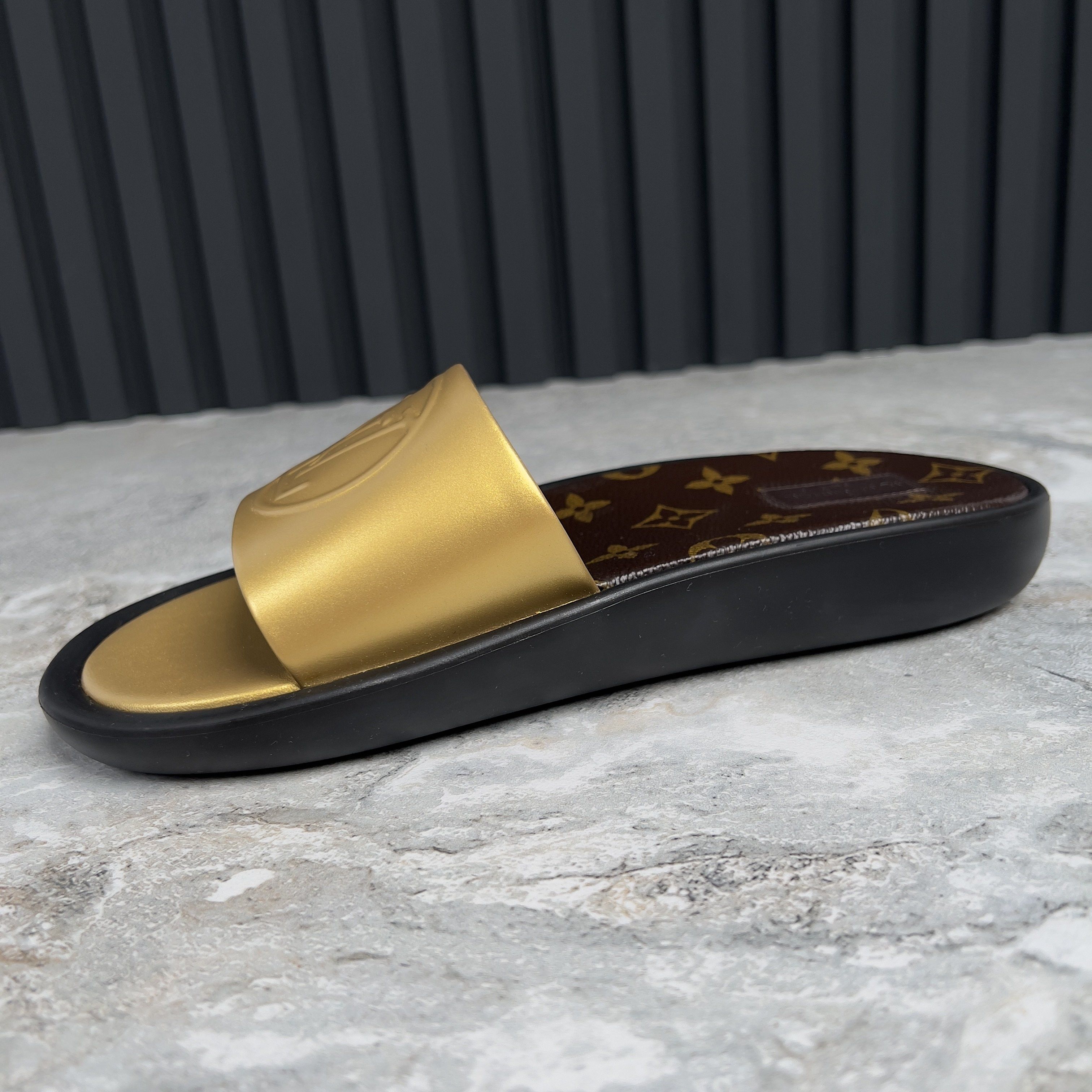 Louis Vuitton Sunbath Mules LV Monogram Size US 8 / IT 38 - 6 Thumbnail