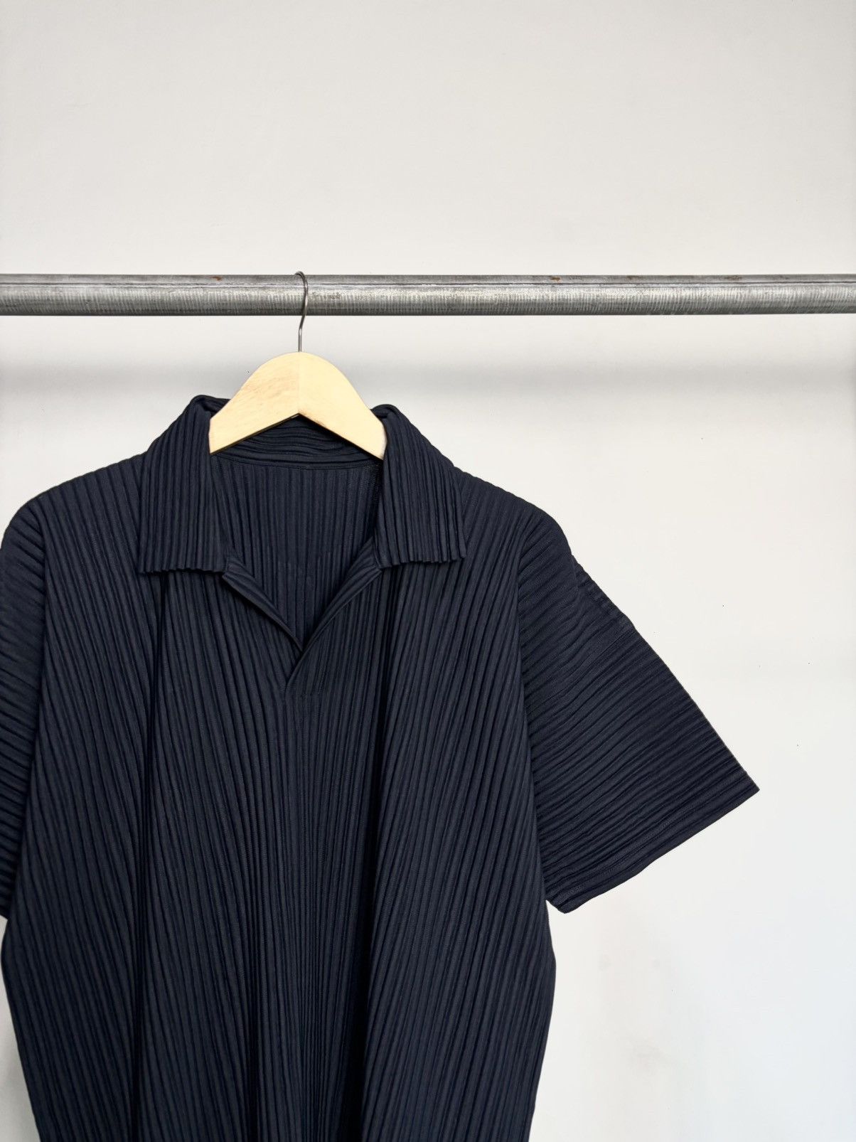 Homme Plisse Issey Miyake FREE TAX! Issey Miyake Homme Plisse Pleated Polo Shirt Size US L / EU 52-54 / 3 - 2 Thumbnail