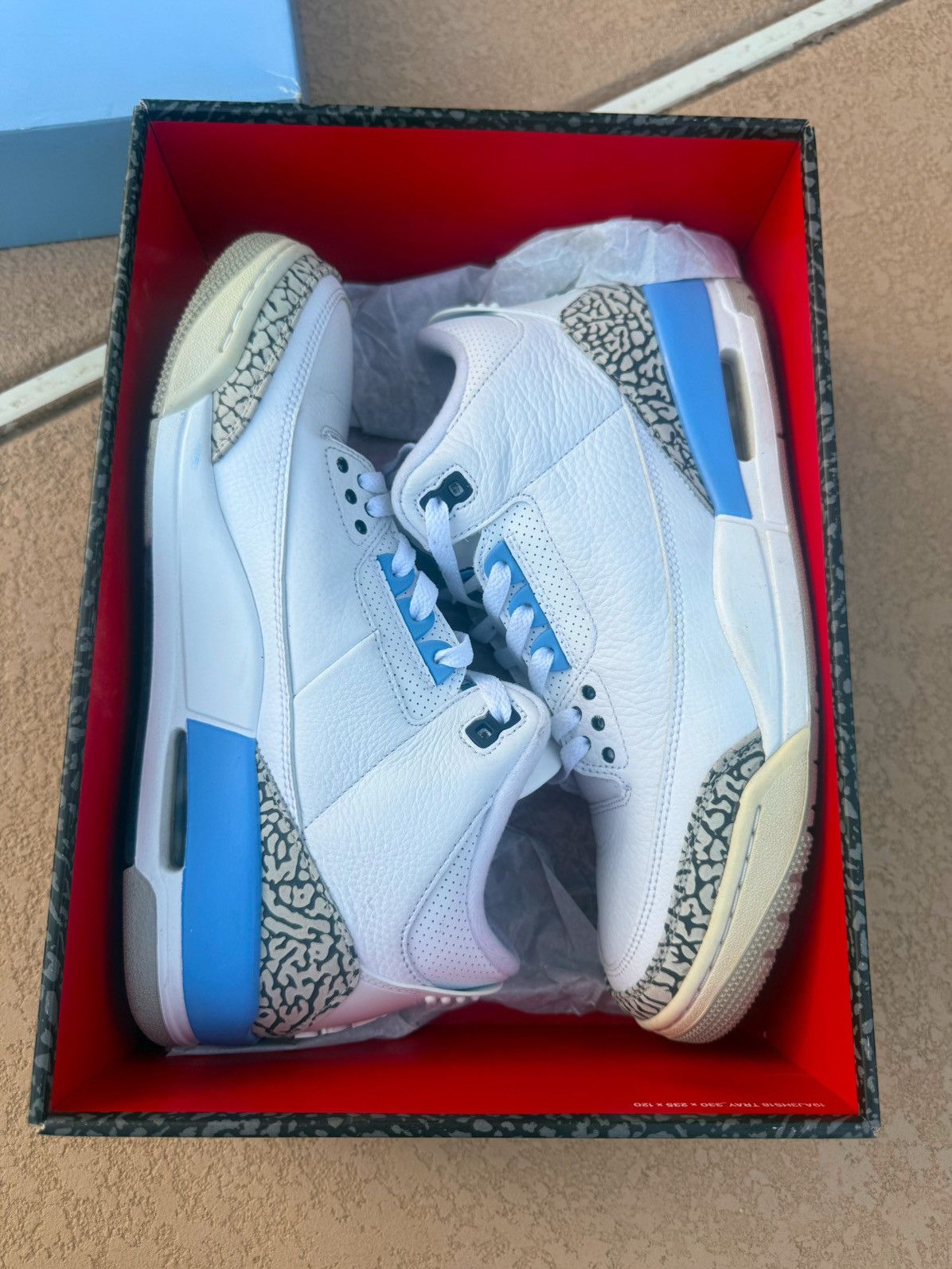 Jordan Brand × Nike Air Jordan 3 Retro ‘UNC’ Size US 10 / EU 43 - 2 Thumbnail