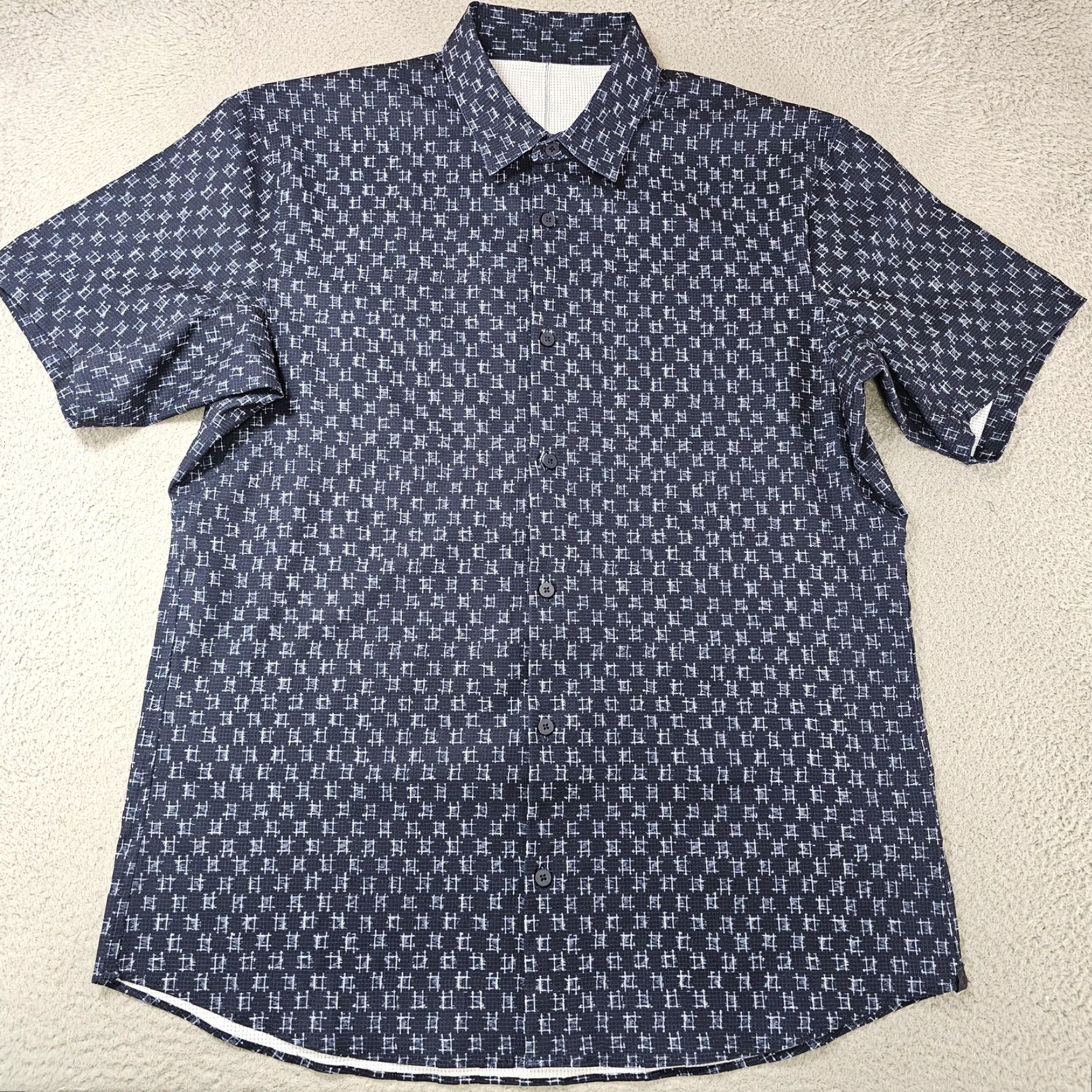 Lululemon Lululemon Shirt Mens Large Blue Geometric Short Sleeve Button Up Athletic Size US L / EU 52-54 / 3 - 2 Thumbnail