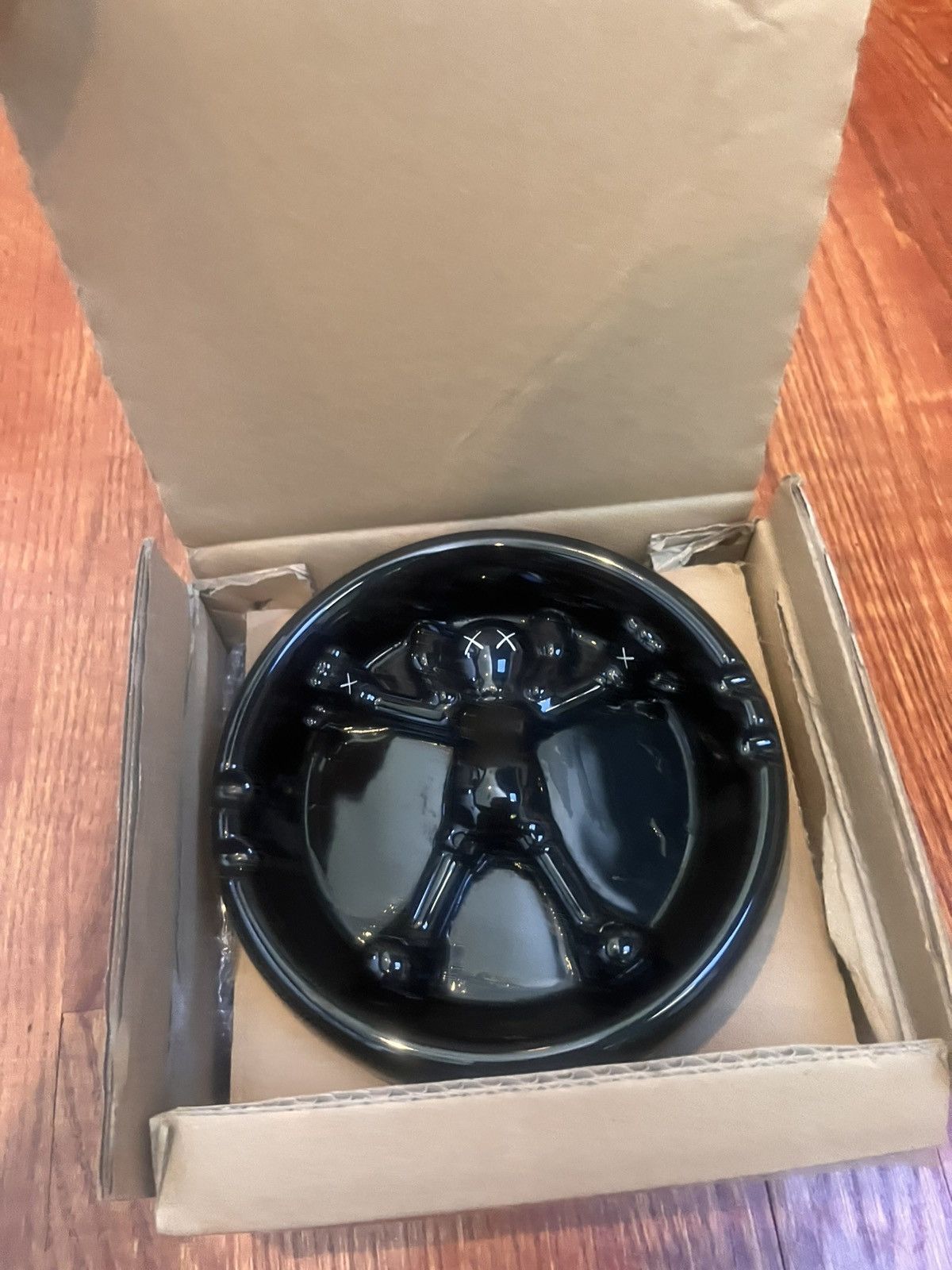 Kaws Original Fake Ashtray 2008 Size ONE SIZE - 3 Thumbnail