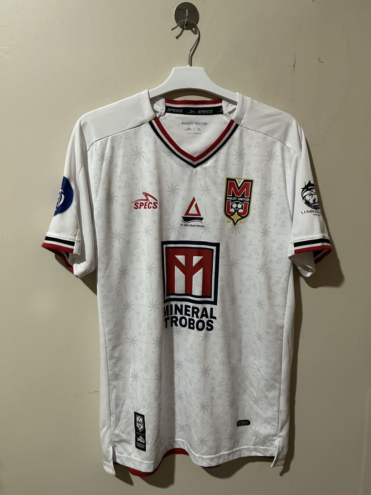 Other Malut united Jersey away 2024 With autograph Size US XL / EU 56 / 4 - 1 Thumbnail