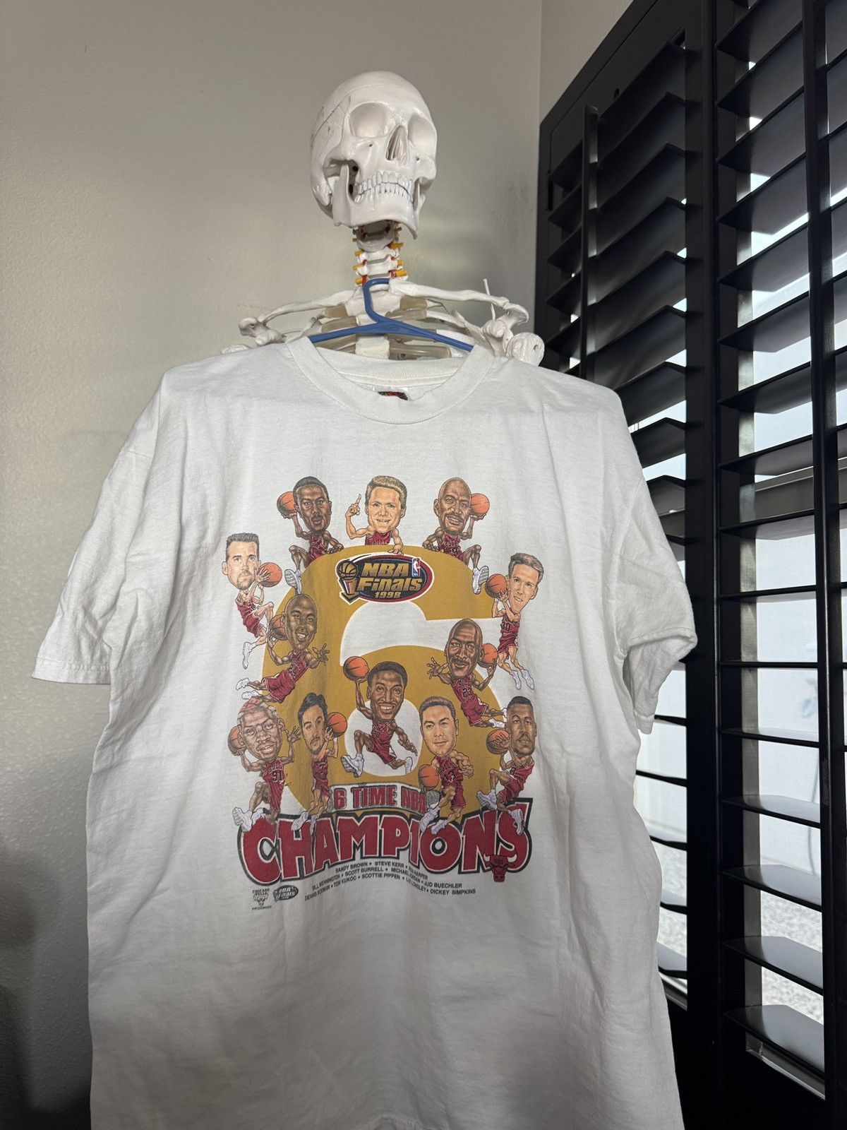 NBA Vintage Chicago Bulls 1998 NBA Finals T-Shirt 6 Time X-Large Size US XL / EU 56 / 4 - 1 Thumbnail