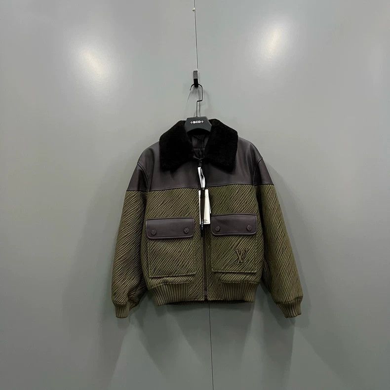 Louis Vuitton louis vuitton Army green patchwork logo jacket Size US S / EU 44-46 / 1 - 1 Thumbnail