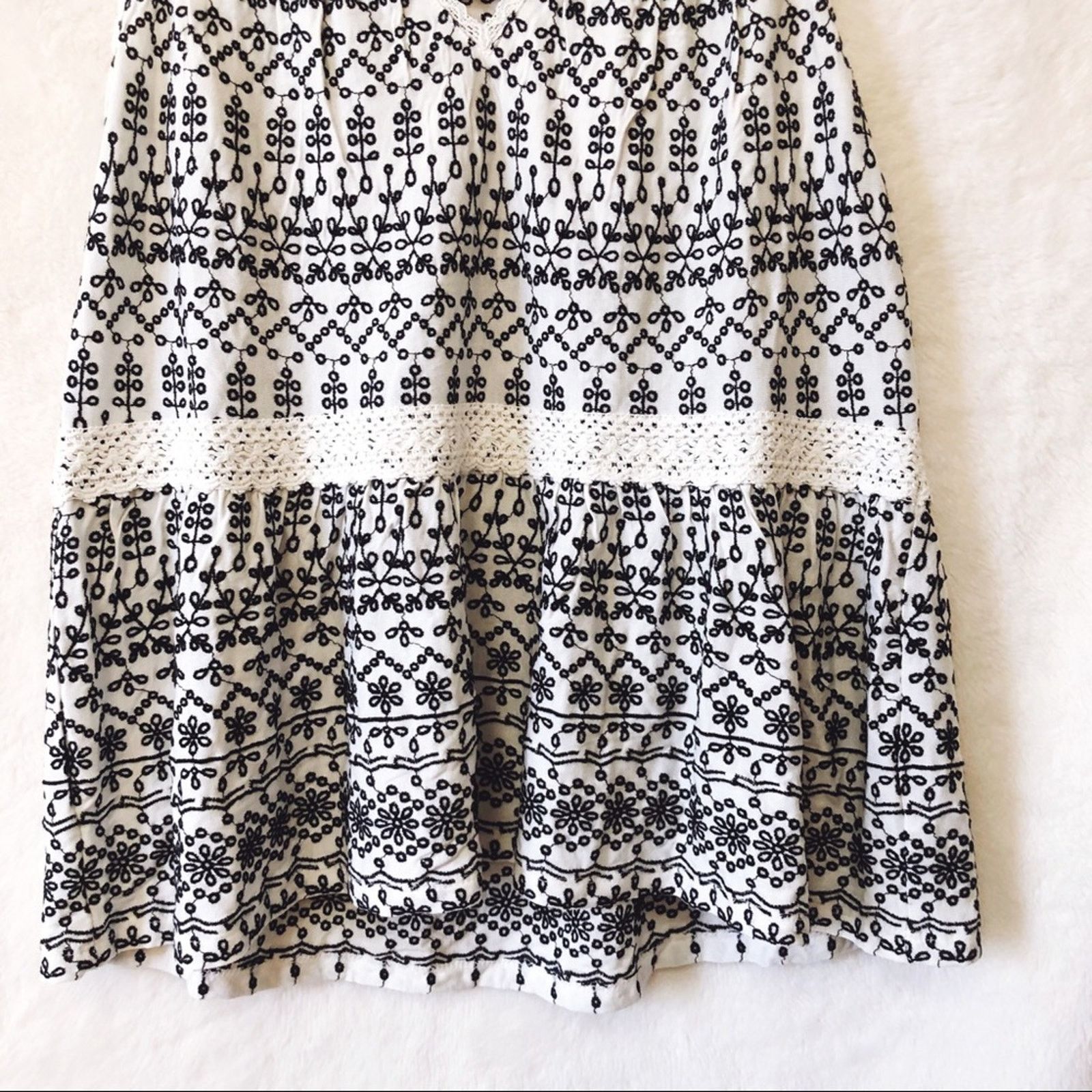 Anthropologie Anthropologie Ivory Cammie Embroidered Peplum Top Size XS / US 0-2 / IT 36-38 - 5 Thumbnail