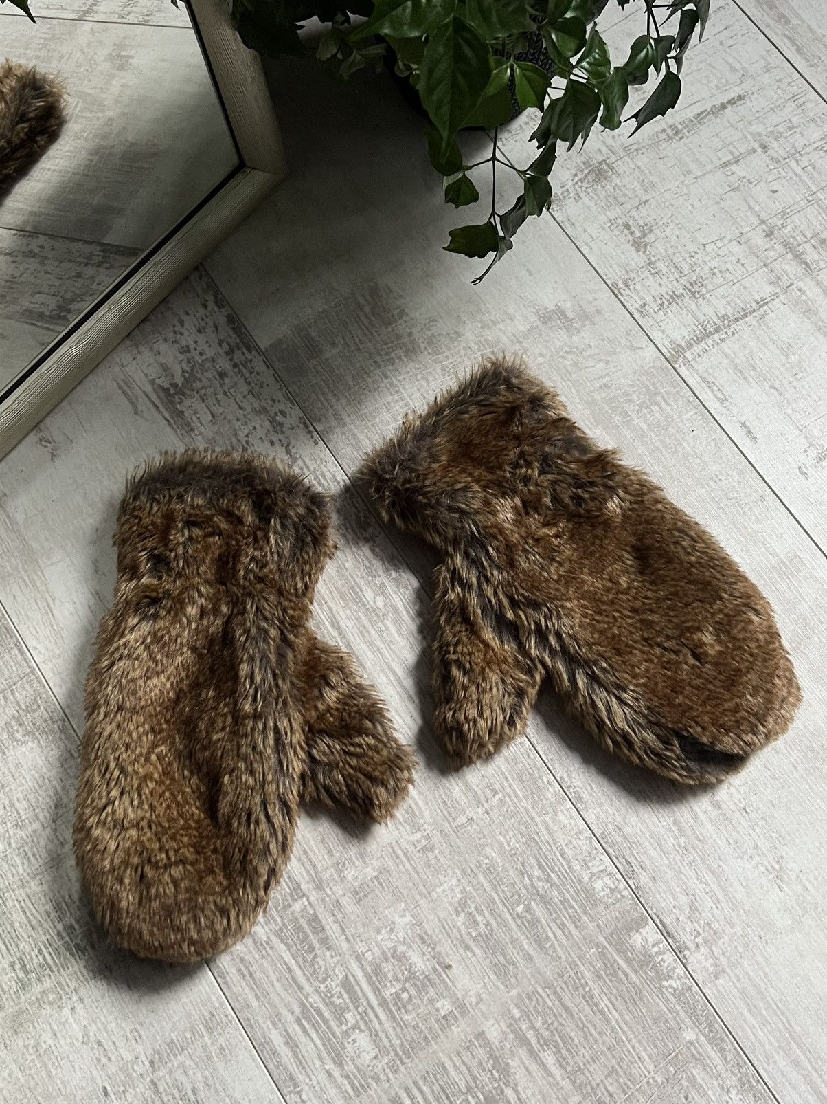 If Six Was Nine × Japanese Brand Avant Garde Gloves Fur Y2K Hysteric Glamour Style Opium Size ONE SIZE - 3 Thumbnail