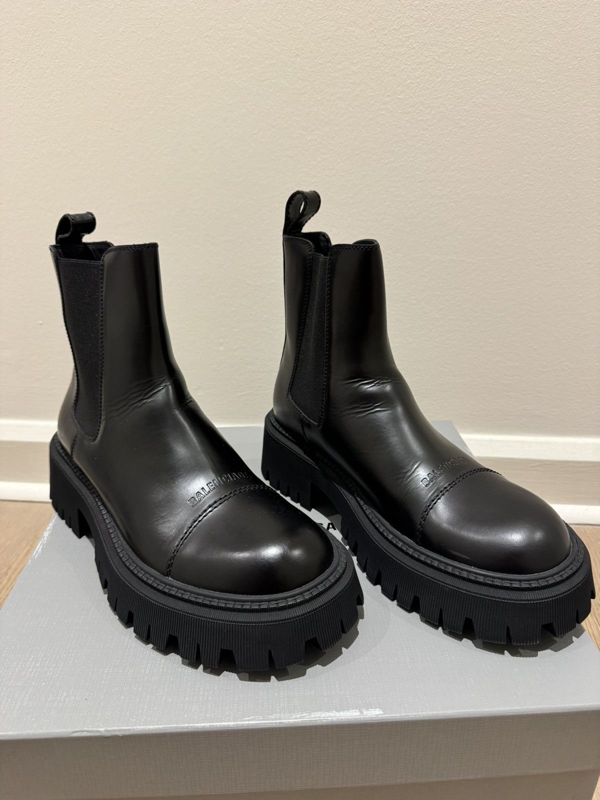 Balenciaga Balenciaga Tractor Chelsea Leather Boot (Black) Size US 8 / EU 41 - 3 Thumbnail