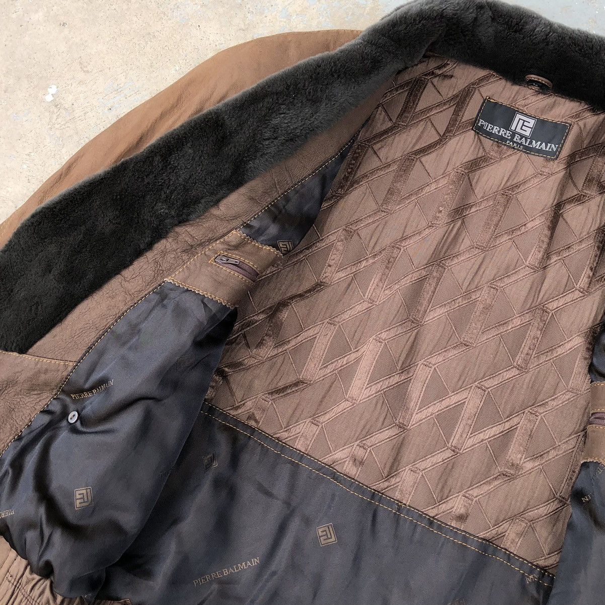 Pierre Balmain VTG Pierre Balmain Paris Leather Fur Collar Bomber Jacket Size US L / EU 52-54 / 3 - 12 Thumbnail