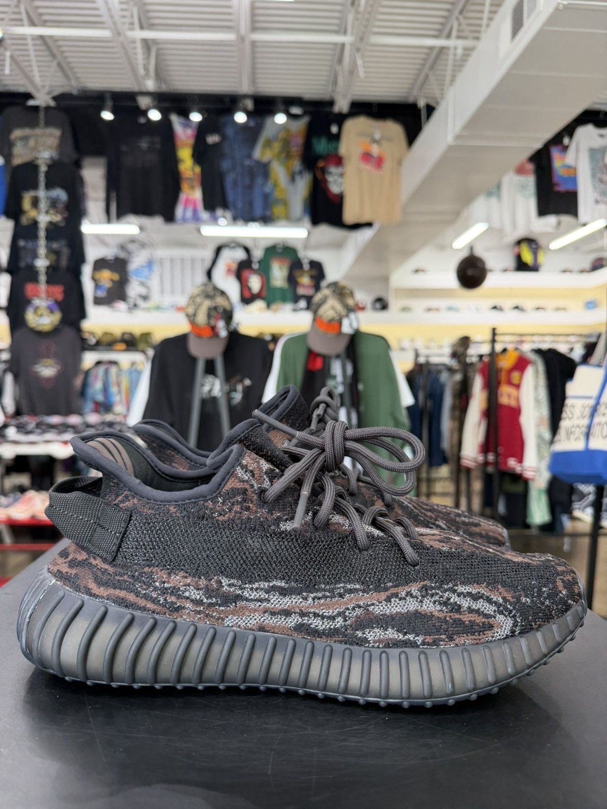 Adidas Yeezy Boost 350 V2 MX Rock Size 9 (2024) Size US 9 / EU 42 - 6 Thumbnail