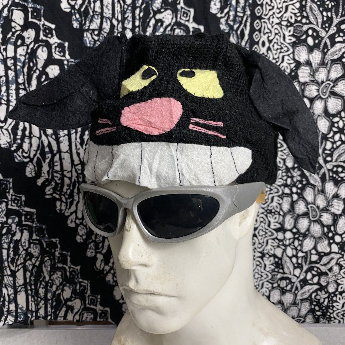 Japanese Brand × Vintage 2000s y2k lazy cay unique beanie hats Size ONE SIZE - 1 Thumbnail