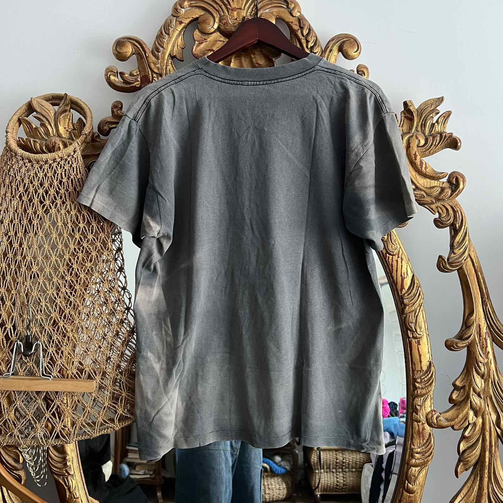 Vintage Vintage Distressed Grey Wolf Big Head Tee Sz L Size US L / EU 52-54 / 3 - 3 Thumbnail