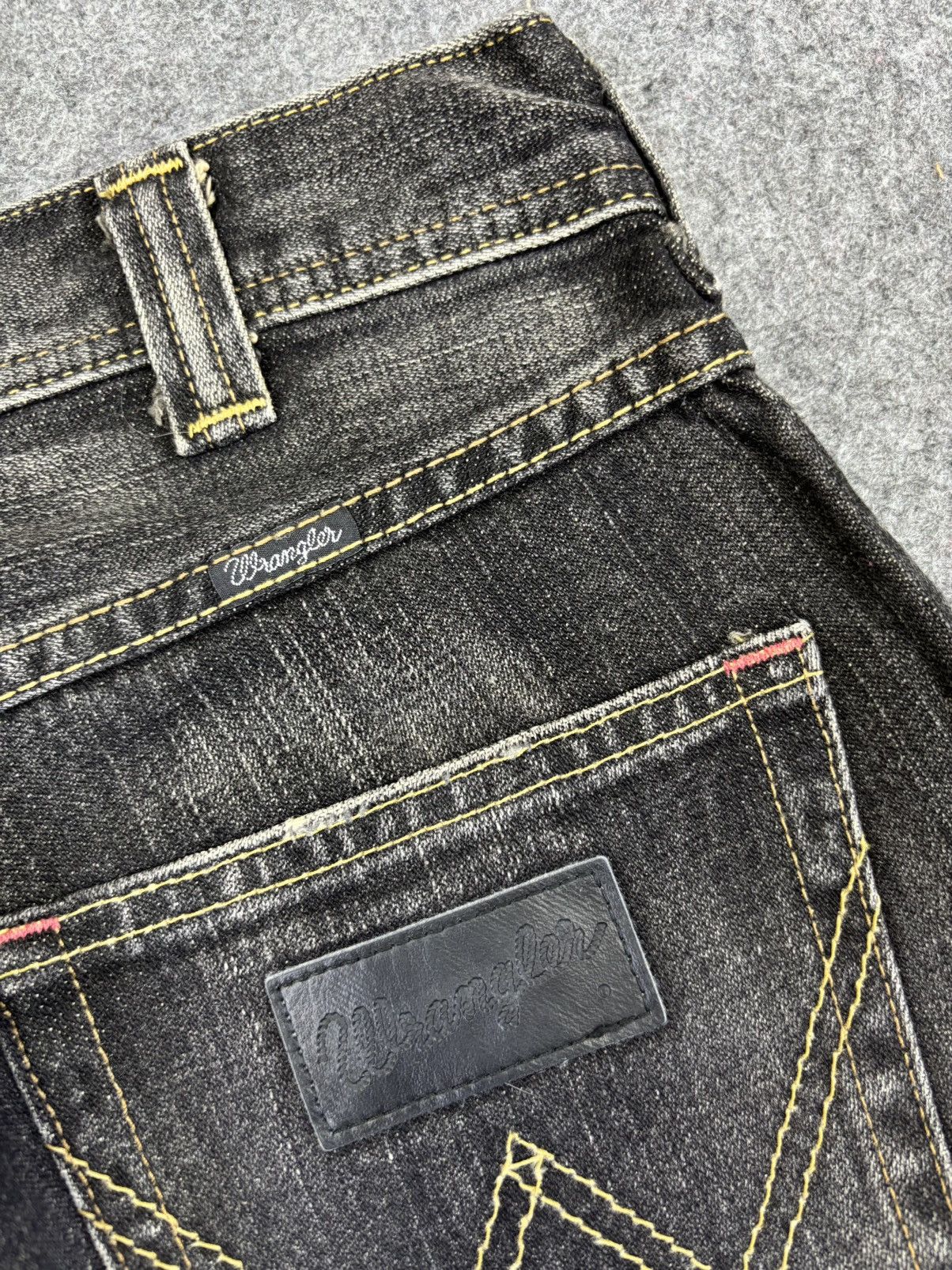 Wrangler 💥Insane 90s Style Wrangler Crazy Fades Style Denim F863 Size US 29 - 12 Thumbnail