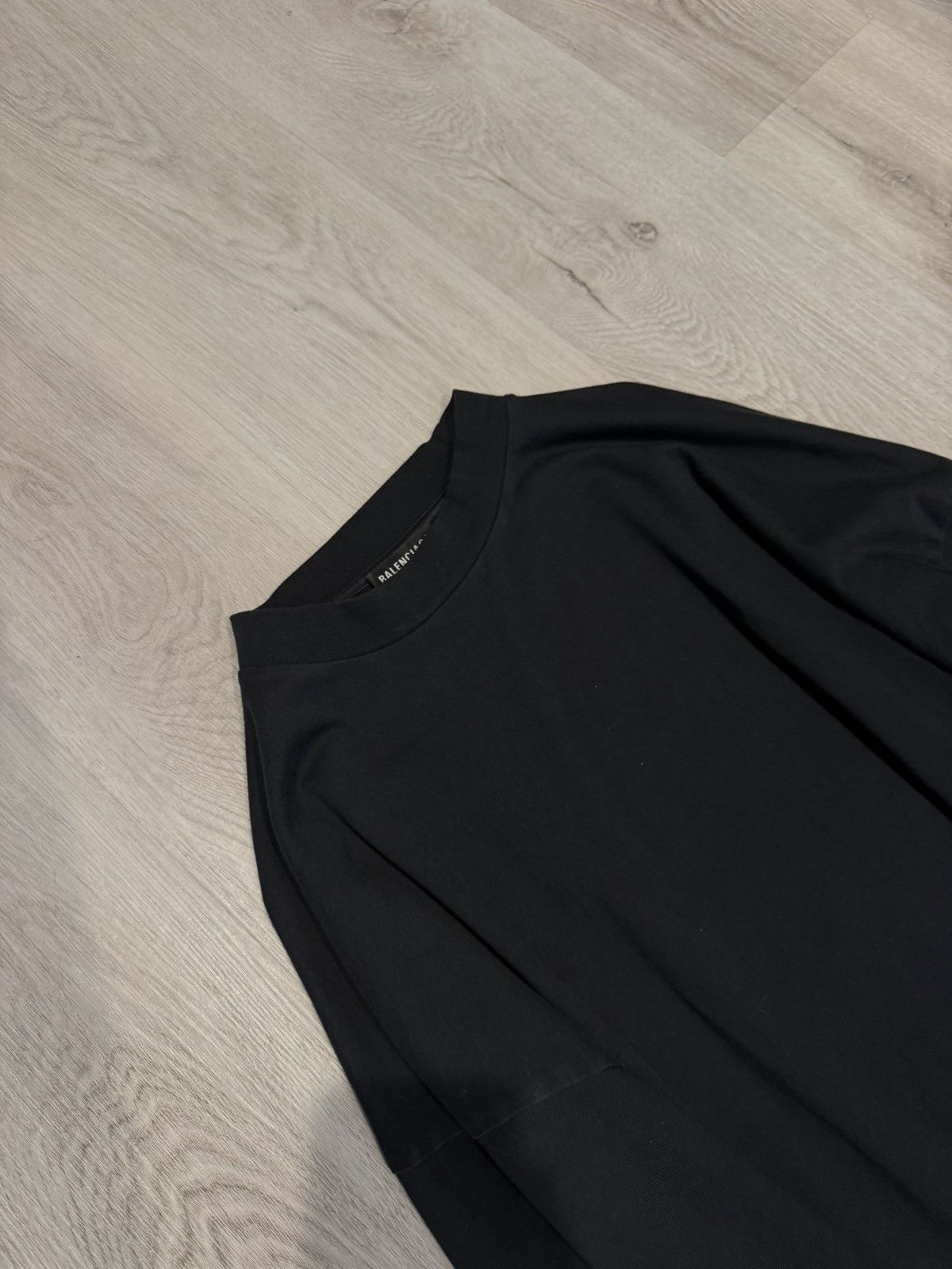 Balenciaga s/s 2021 oversized long sleeve!! Size US M / EU 48-50 / 2 - 3 Thumbnail