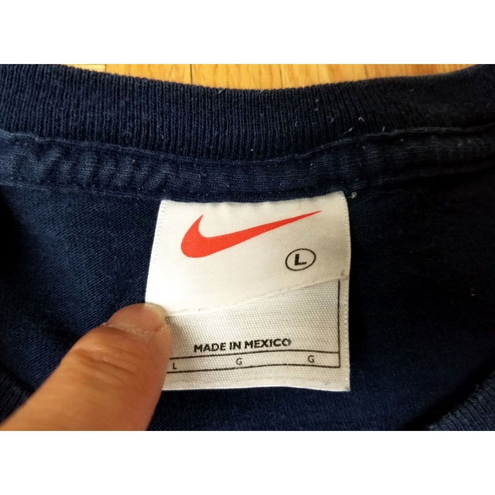 Nike VINTAGE NIKE ATHLETIC WEST 1971 NAVY T-SHIRT SZ LARGE Mens Size US L / EU 52-54 / 3 - 4 Thumbnail