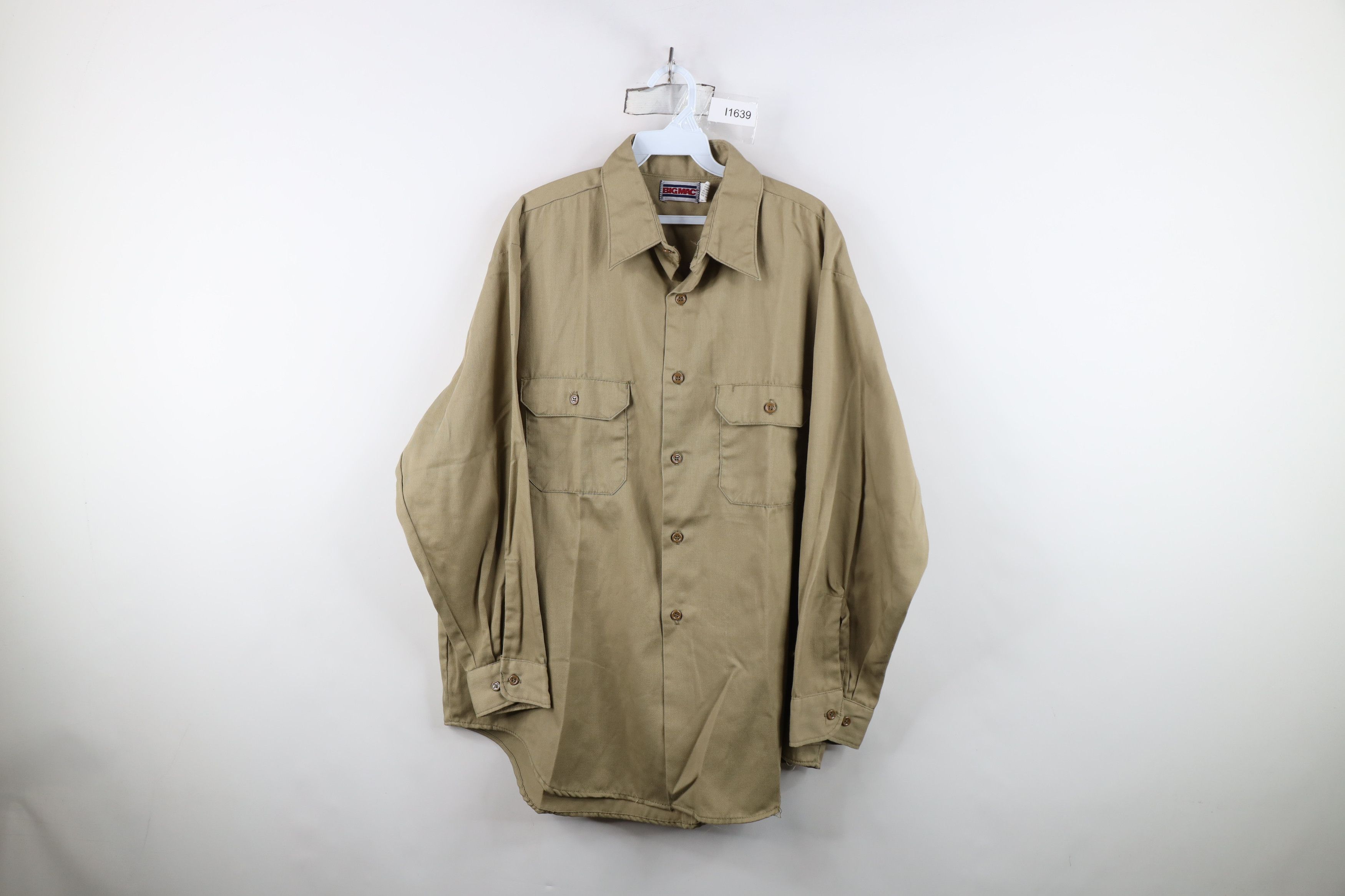 Vintage Vintage 70s Big Mac Workwear Collared Button Shirt USA Size US L / EU 52-54 / 3 - 1 Thumbnail