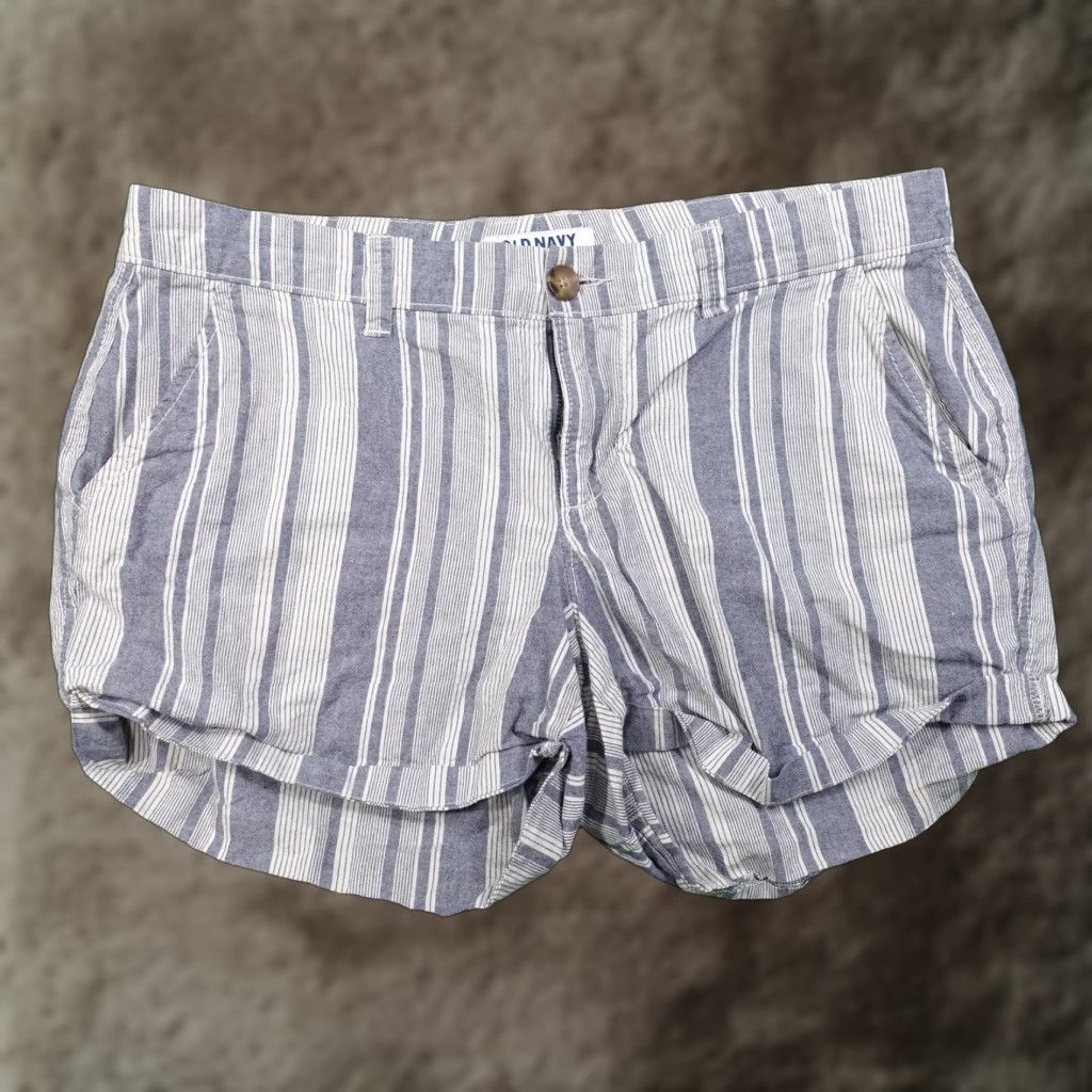 Old Navy VINTAGE OLD NAVY BLUE STRIPED SHORTS WOMENS SIZE 6 - CHINO STYLE / COTTON BLEND, FLAT FRONT, 3" INSEAM, REGULAR FIT, W Size 28" / US 6 / IT 42 - 1 Thumbnail