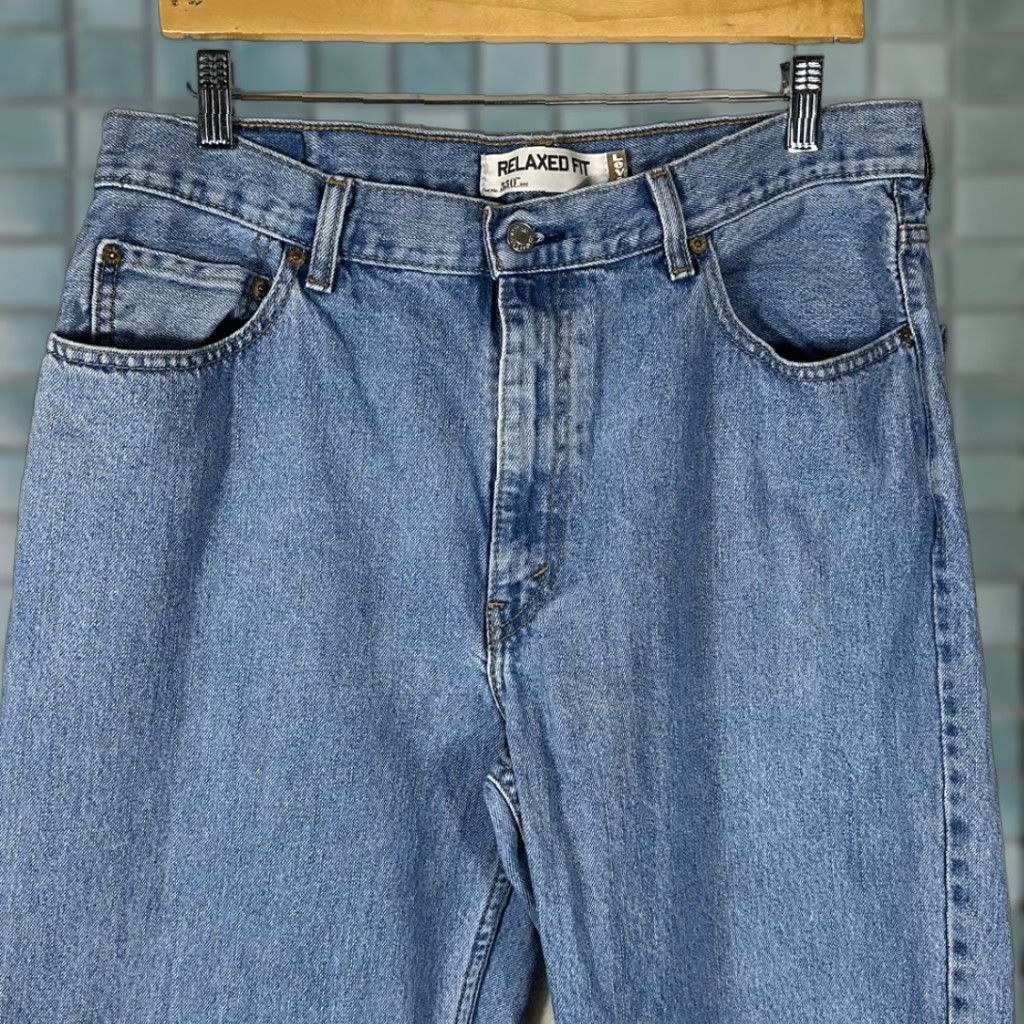 Levi's VINTAGE Levi's Jeans 550 Relaxed Fit Men 36 x 34 Blue Light Wash Inseam 34 Mens Size US 36 / EU 52 - 1 Thumbnail