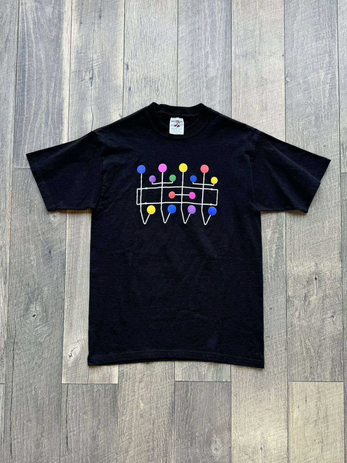 Vintage Vintage 90s Eames Herman Miller Hang it all Tee - Medium Size US M / EU 48-50 / 2 - 1 Thumbnail