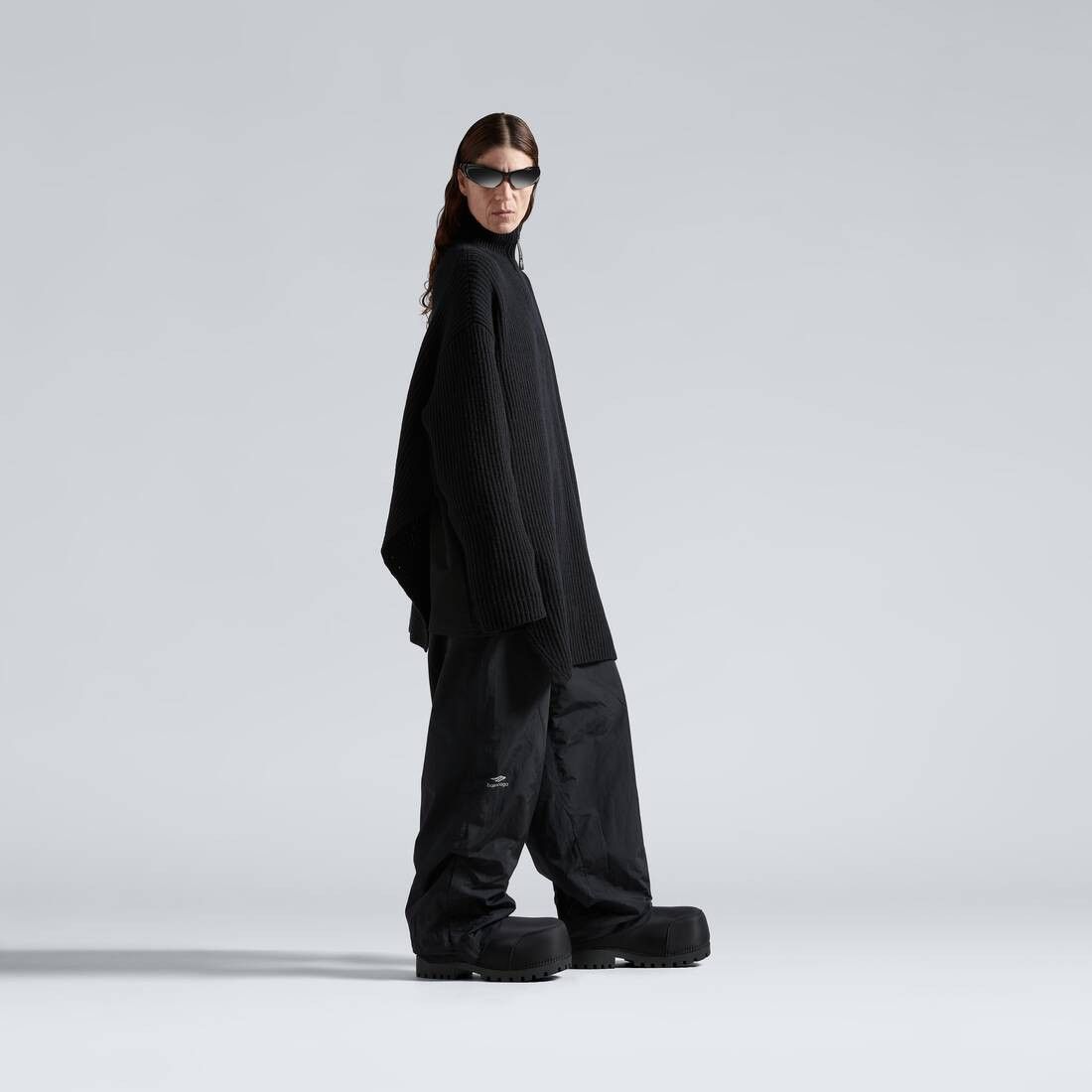Balenciaga o1tr1nto0126 Half Zip High Neck Poncho in Black Size US M / EU 48-50 / 2 - 2 Thumbnail
