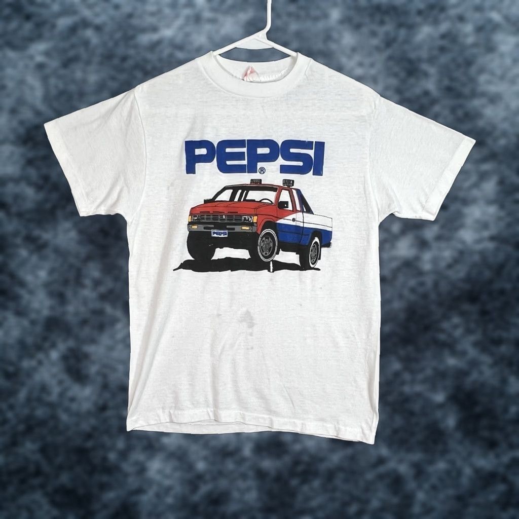 Vintage VINTAGE 90s Nissan Hardbody Truck Pepsi Promo Graphic Tee Adult Large White Mens Size US L / EU 52-54 / 3 - 1 Thumbnail