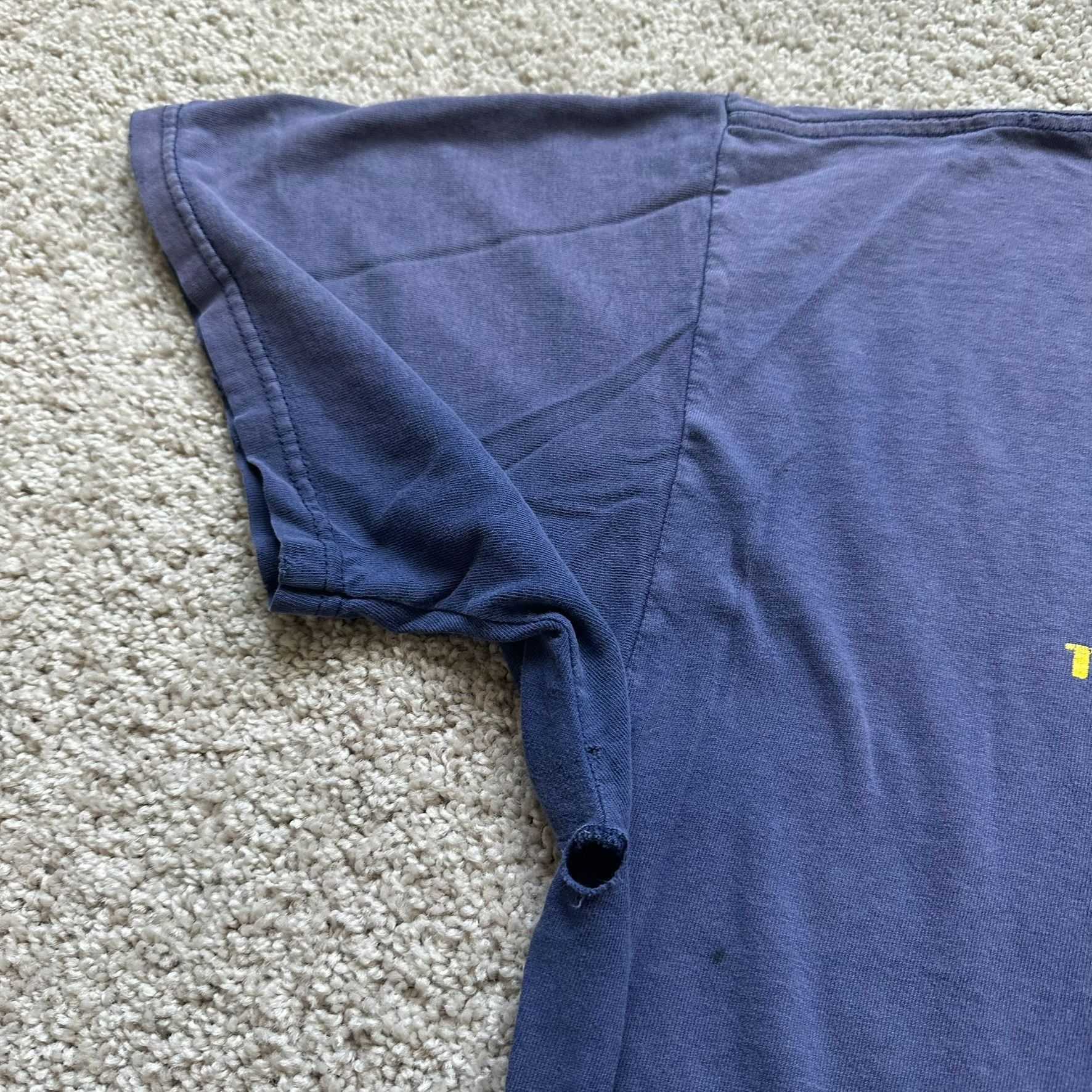 Nike Vintage 90s Nike Michigan Wolverines T-Shirt Thrashed Distre Size US XL / EU 56 / 4 - 8 Thumbnail