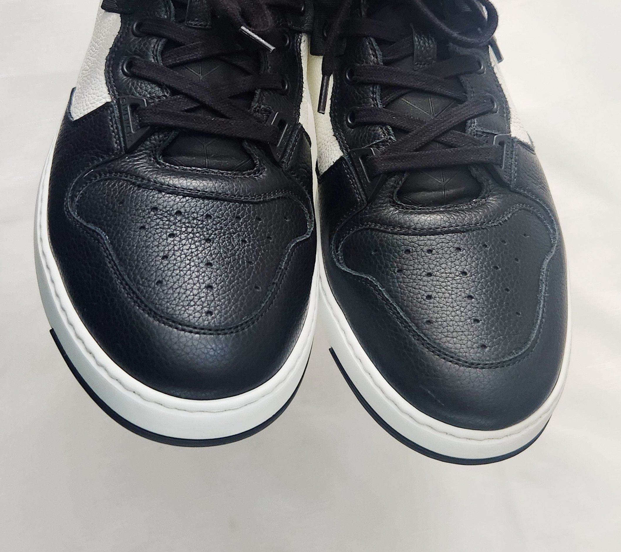 Designer × Givenchy Givenchy White Black multicolor Leather Runner Sneakers 46 Size US 13 / EU 46 - 16 Thumbnail