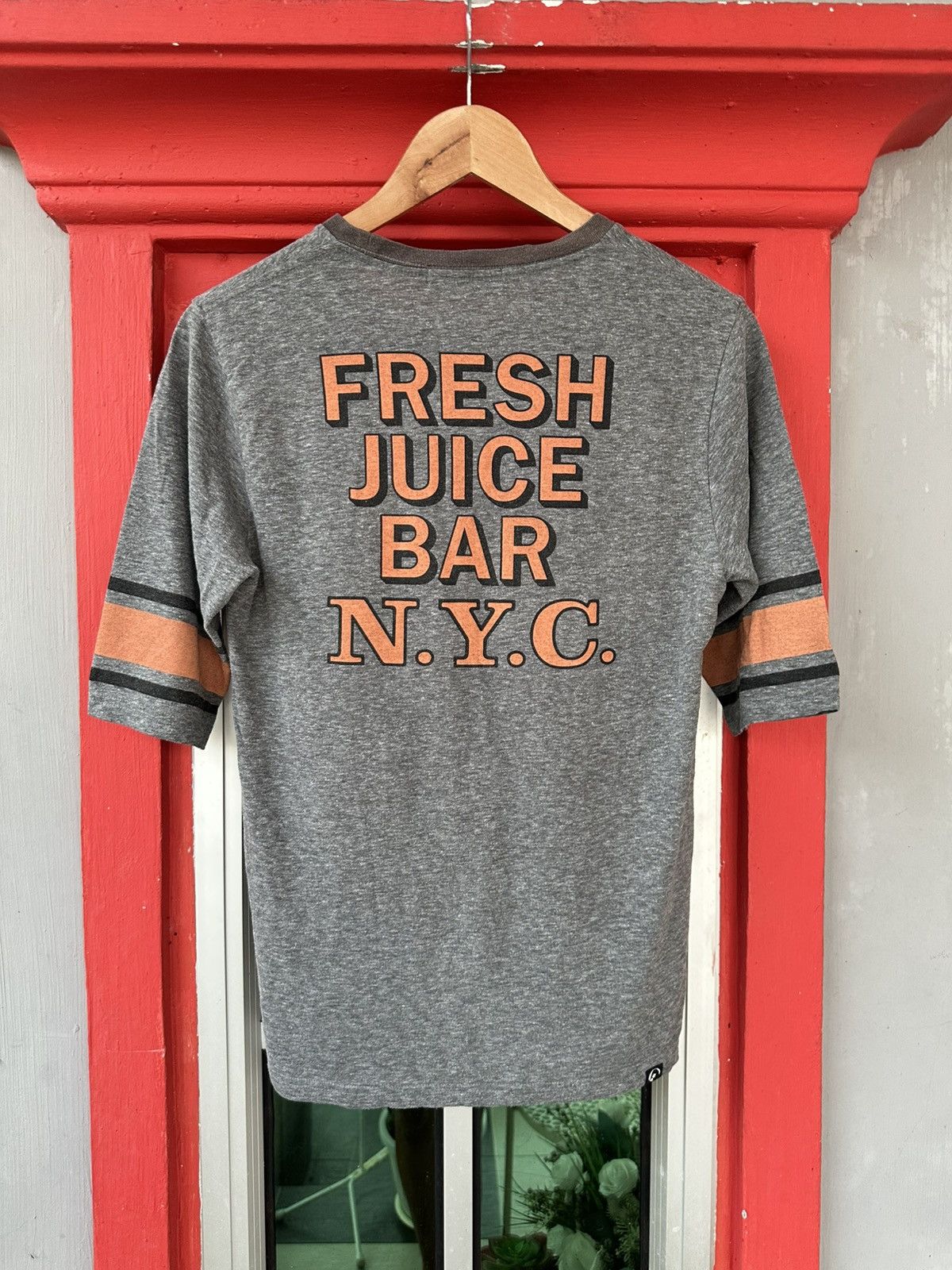 Hysteric Glamour Hysteric Glamour Fresh Juice Bar NY Raglan Tee Size US S / EU 44-46 / 1 - 2 Thumbnail
