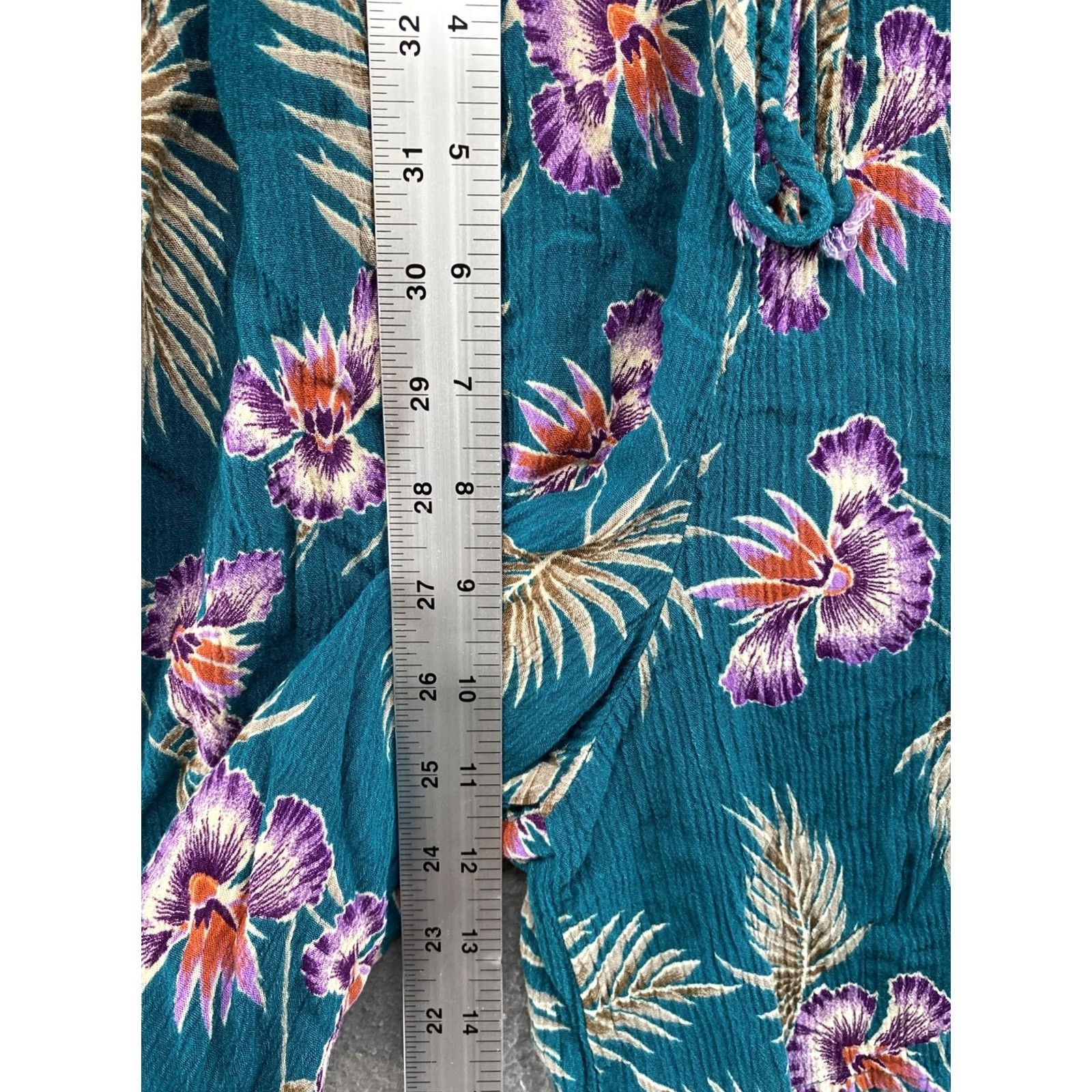 Vintage VINTAGE California Krush Elastic Waist Shorts Womens M Hawaiian Print Beige USA Size 32" / US 10 / IT 46 - 6 Thumbnail