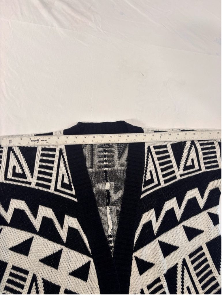 Forever 21 Women's Forever 21 Cardigan Size L Black White Patterned Size L / US 10 / IT 46 - 2 Thumbnail