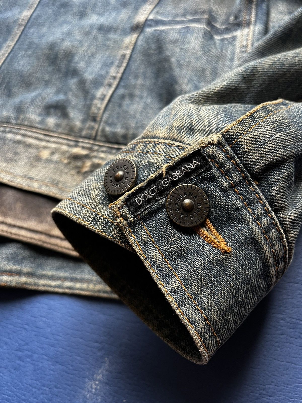 Dolce & Gabbana Dolce & Gabbana AW 2003 Denim Jacket - Faded Blue Size US L / EU 52-54 / 3 - 6 Thumbnail