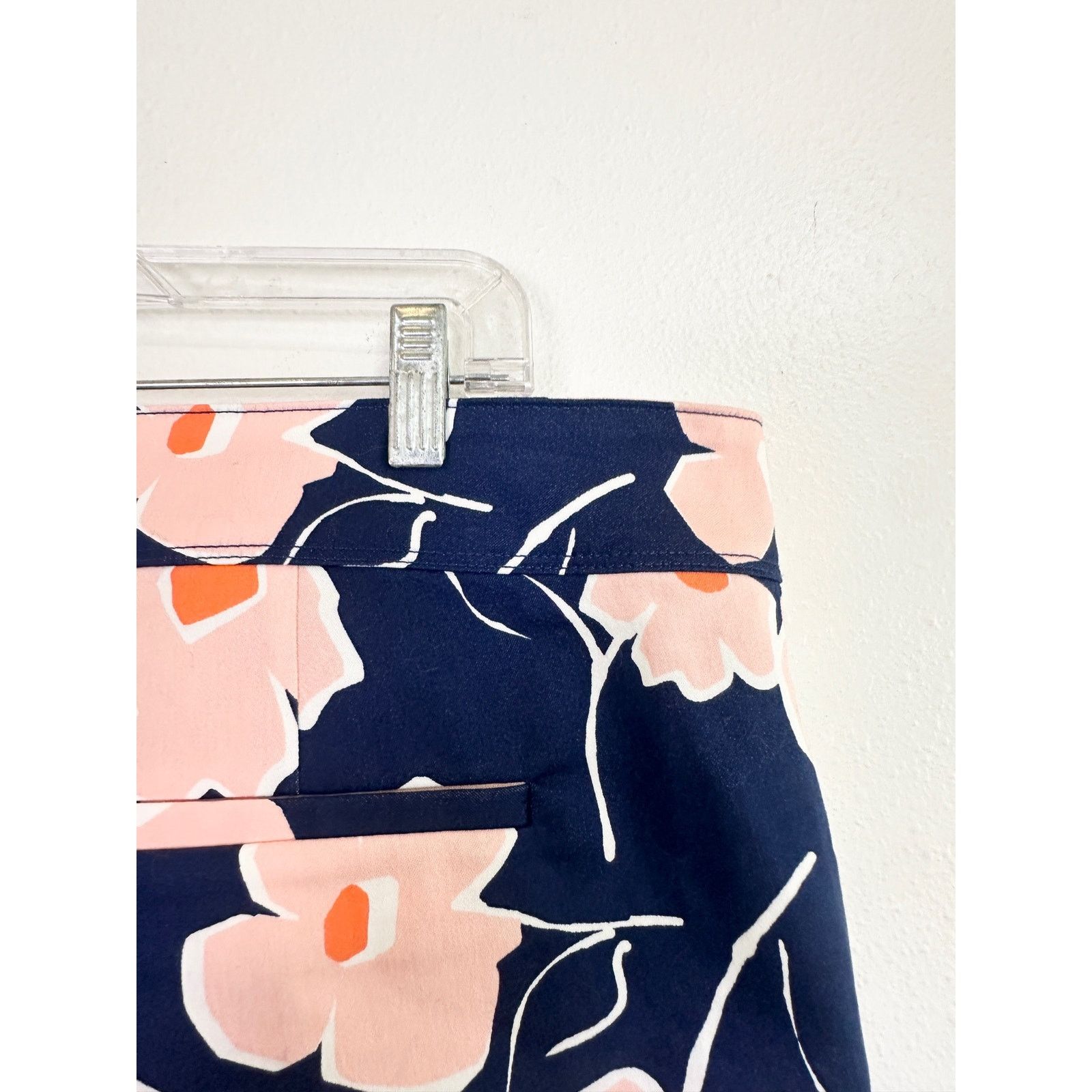 Isaac Mizrahi NWT Isaac Mizrahi Live! Scallop Hem Shorts size 12 Size 34" / US 12 / IT 48 - 6 Thumbnail