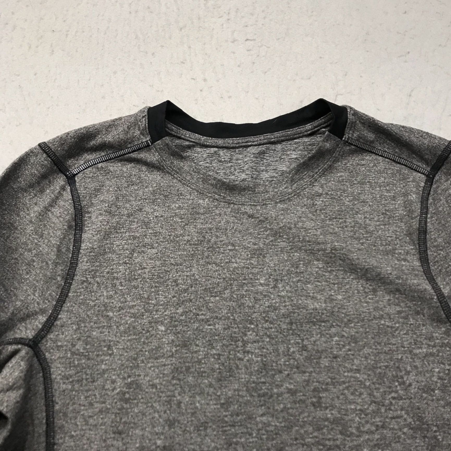 Lululemon Lululemon Shirt Mens Medium Slim Gray Surge Long Sleeve Stretch Gym Yoga Lift Size US M / EU 48-50 / 2 - 2 Thumbnail
