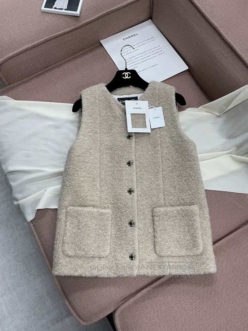 Chanel Chanel 25N Ski Series Lamb Fur Vest Coat Size XXS / US 00 / IT 34 - 1 Thumbnail