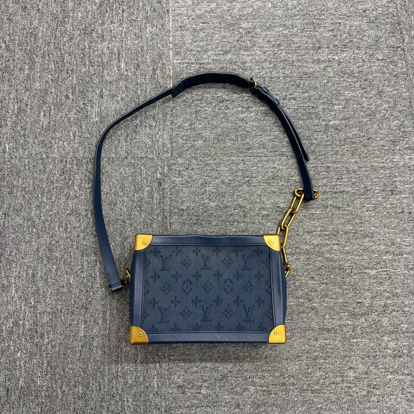 Louis Vuitton louis vuitton blue denim box bag. Size ONE SIZE - 6 Thumbnail