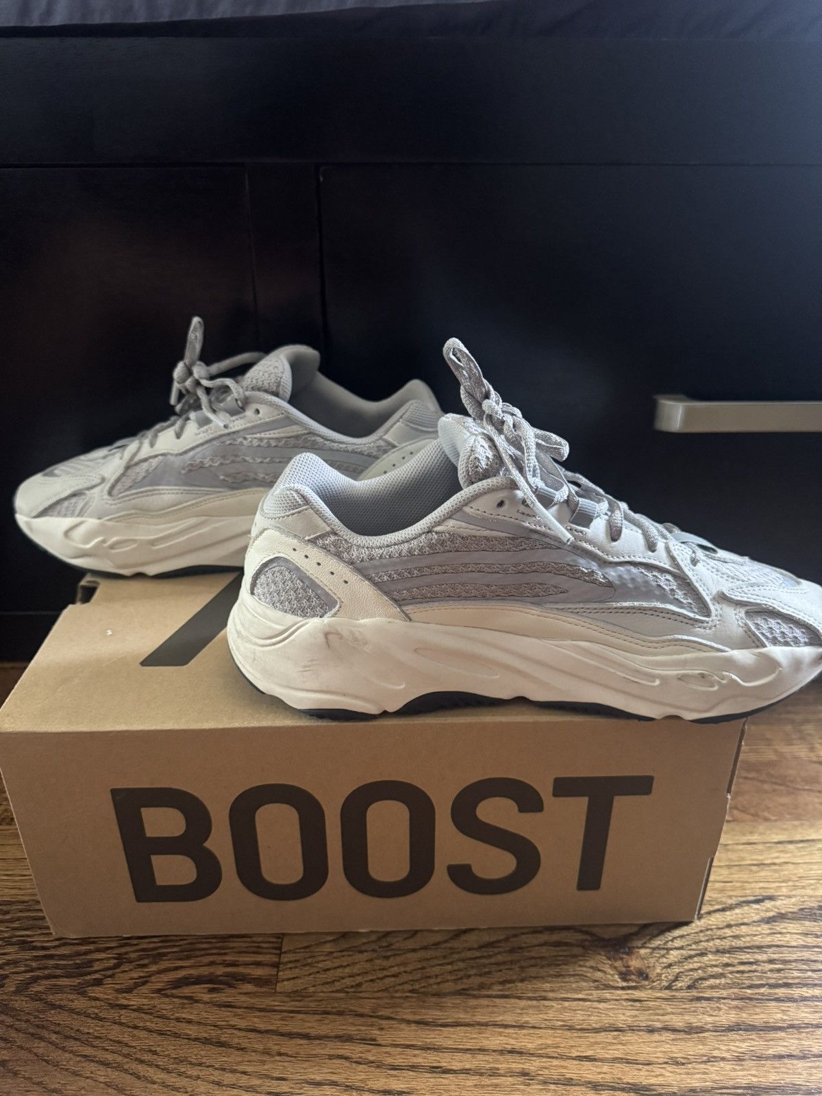 Adidas Adidas Yeezy 700 V2 'Static' Size US 10 / EU 43 - 10 Thumbnail