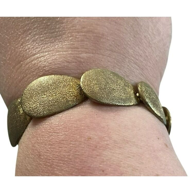 Laundry by Shelli Segal Laundry By Shelli Segal Gold-Tone Textured Oval Link Bracele Size ONE SIZE - 4 Thumbnail