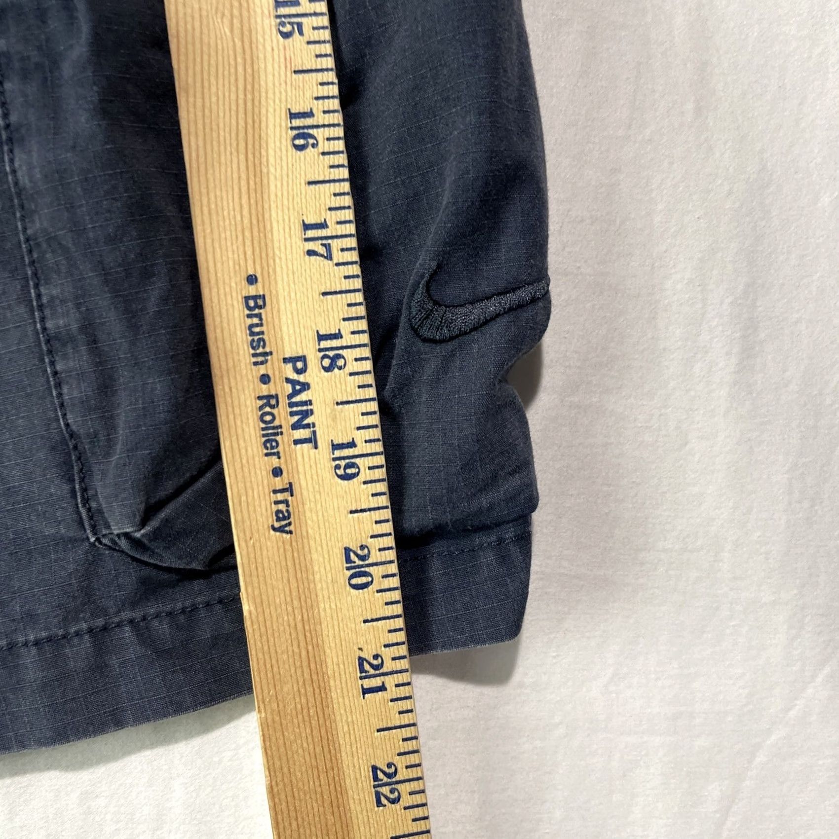 Nike Nike Cargo Shorts Mens 34 Large Navy Blue Swoosh Logo Button Zip Ripstop Size US 34 / EU 50 - 7 Thumbnail