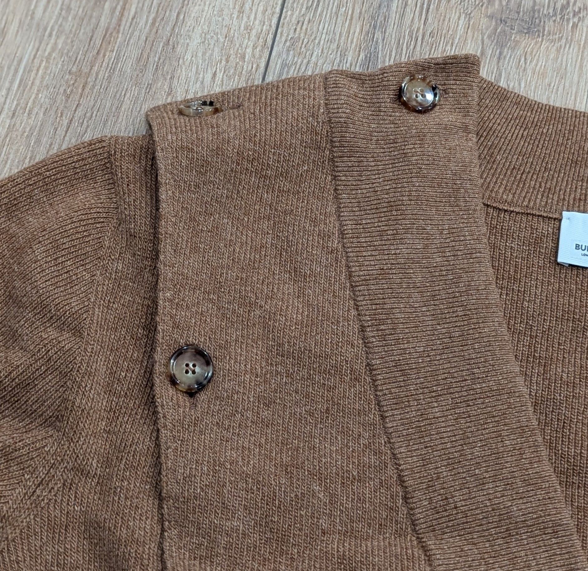 Burberry Burberry Wool Blend V-Neck Jumper Sweater Beige Large Size US L / EU 52-54 / 3 - 3 Thumbnail