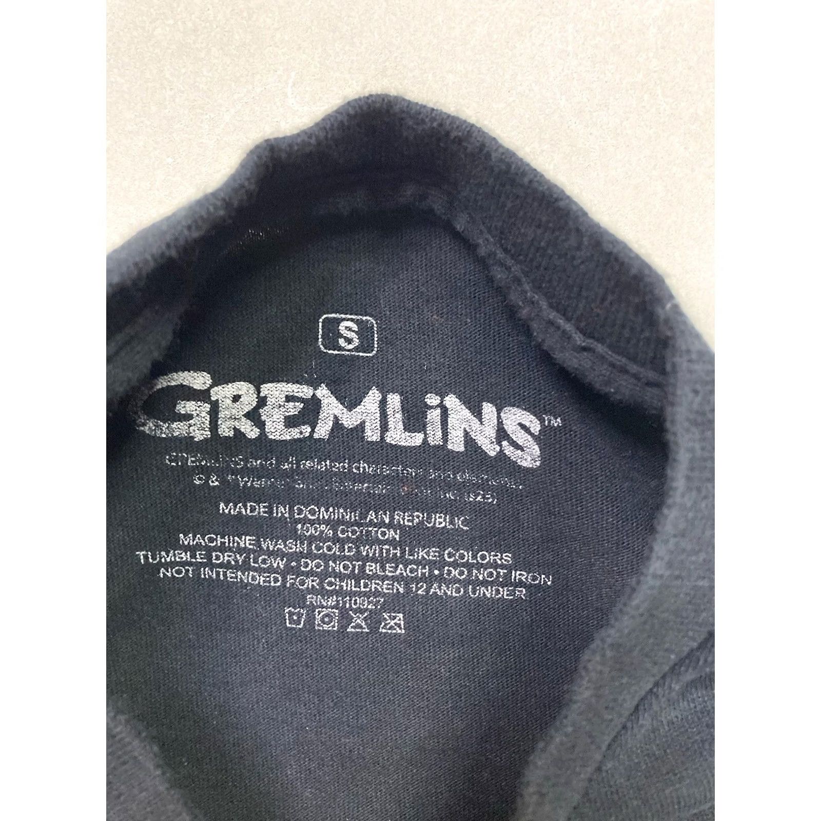 Vintage Gremlins T-Shirt Women's Small Black Short Sleeve Crew Neck Pullover Cotton Halloween Horror Movie Graphic) Size S / US 4 / IT 40 - 4 Thumbnail