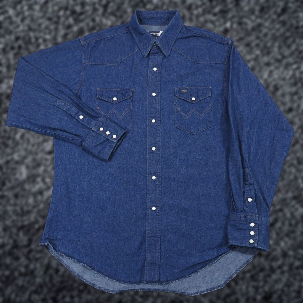 Ralph Lauren VINTAGE Wrangler Shirt Men 17 Blue Denim Western Pearl Snap X-Long Tails Raw Hem Shirt Men 17 Blue Denim Western Pearl Snap X-Long Tails Raw Hem Size US XL / EU 56 / 4 - 1 Thumbnail