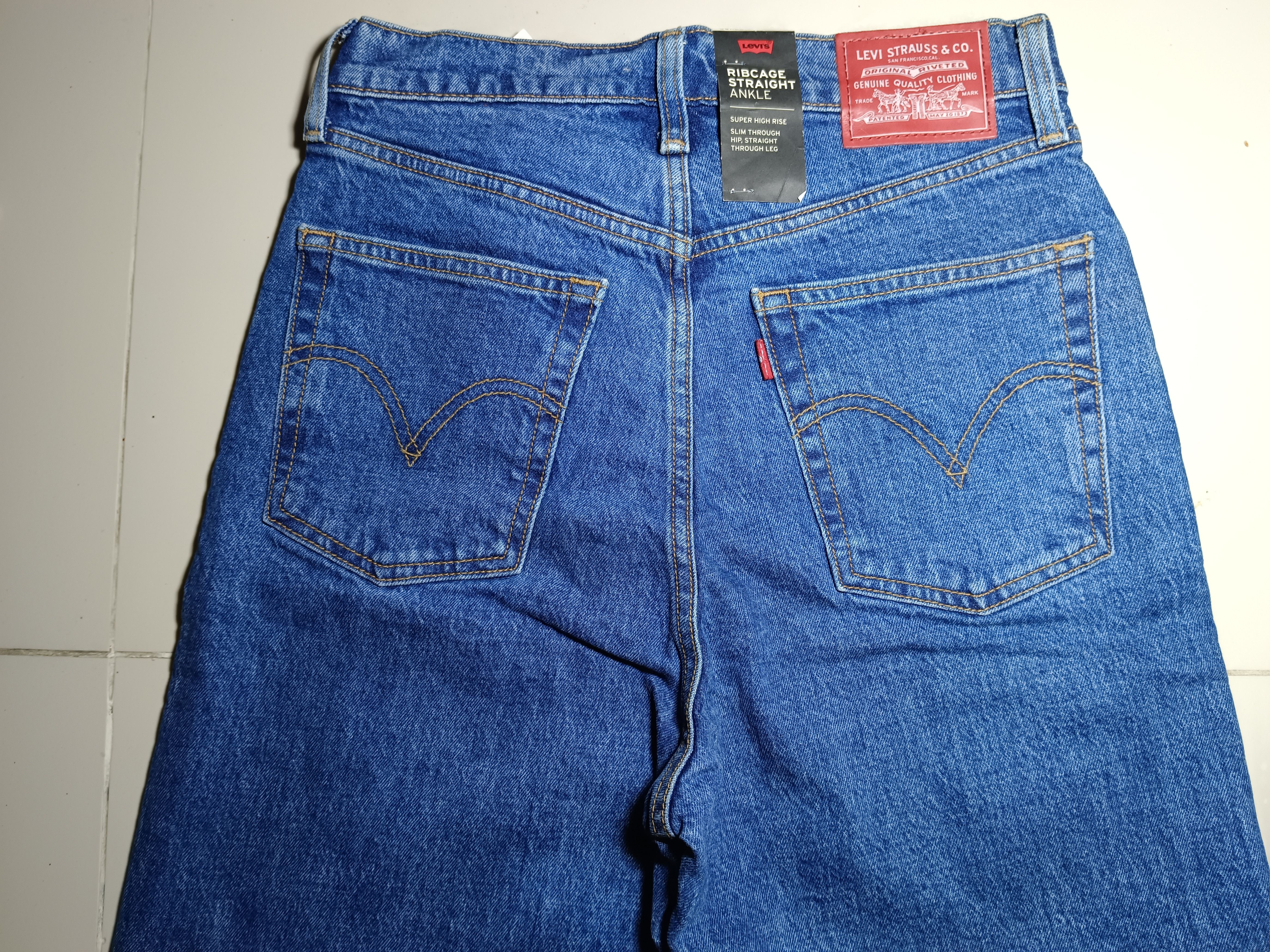 Levi's Rare Levis X Hello Kitty Jeans Size US 29 - 5 Thumbnail