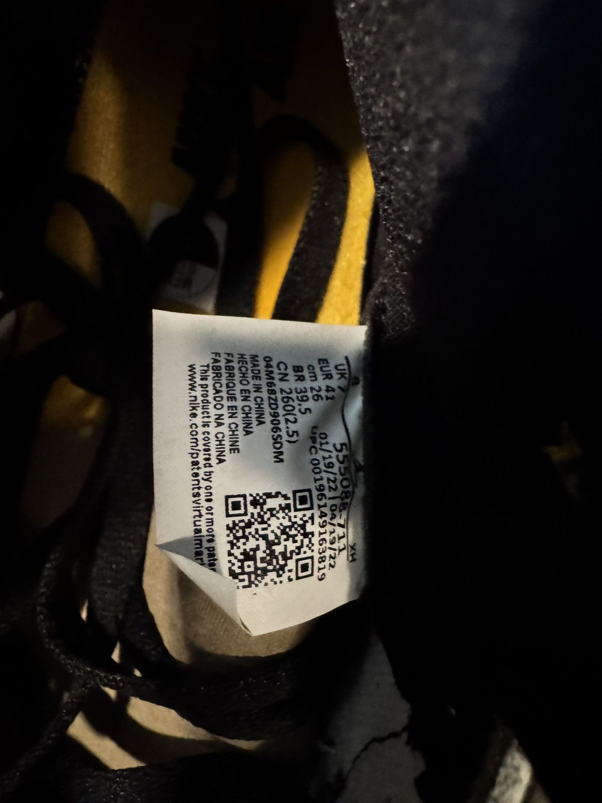 Nike Air Jordan High OG Yellow Toe Size US 8 / EU 41 - 8 Thumbnail