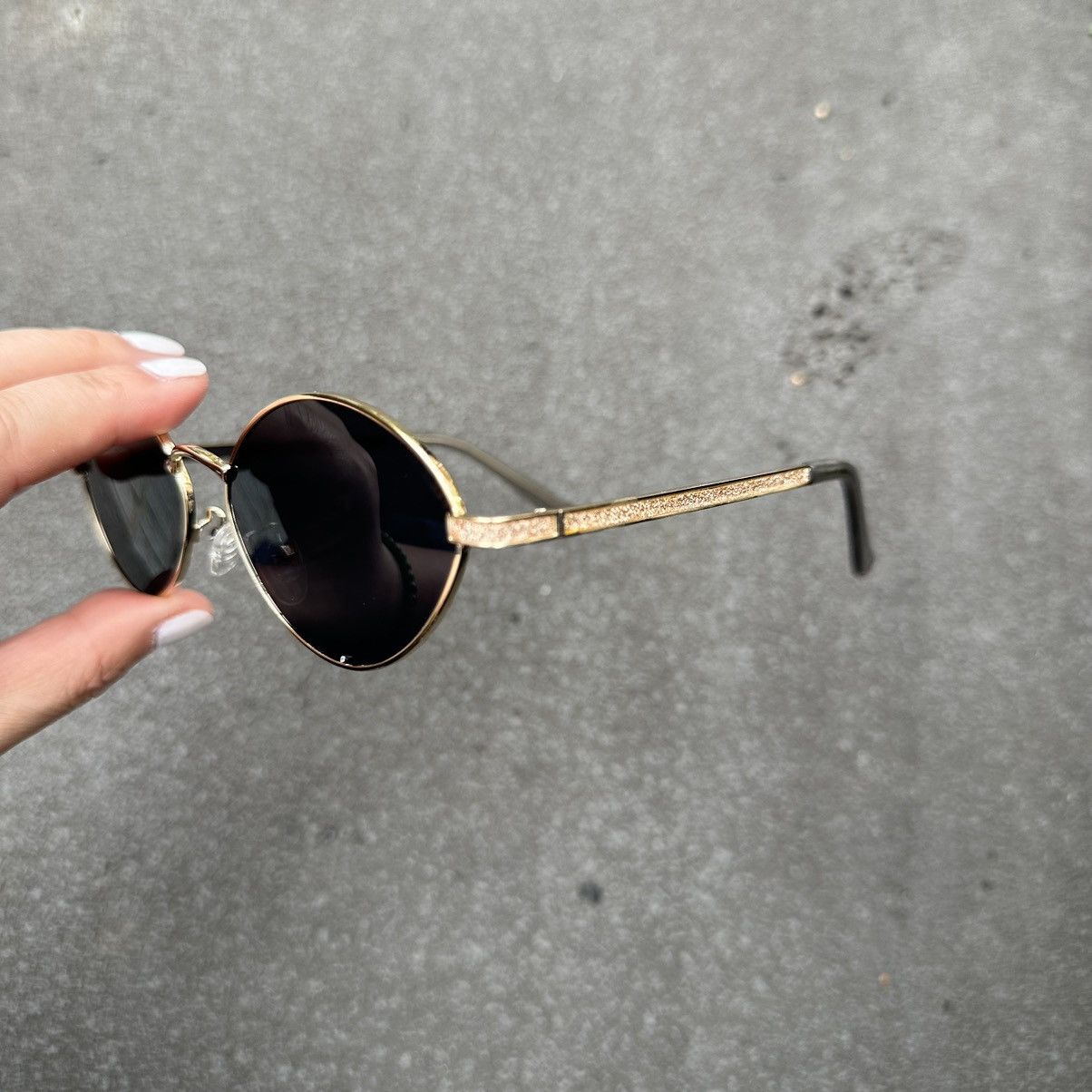 Vintage Y2K Unisex Sunglasses Retro Fashion Shades DG7192-02 Size ONE SIZE - 2 Thumbnail