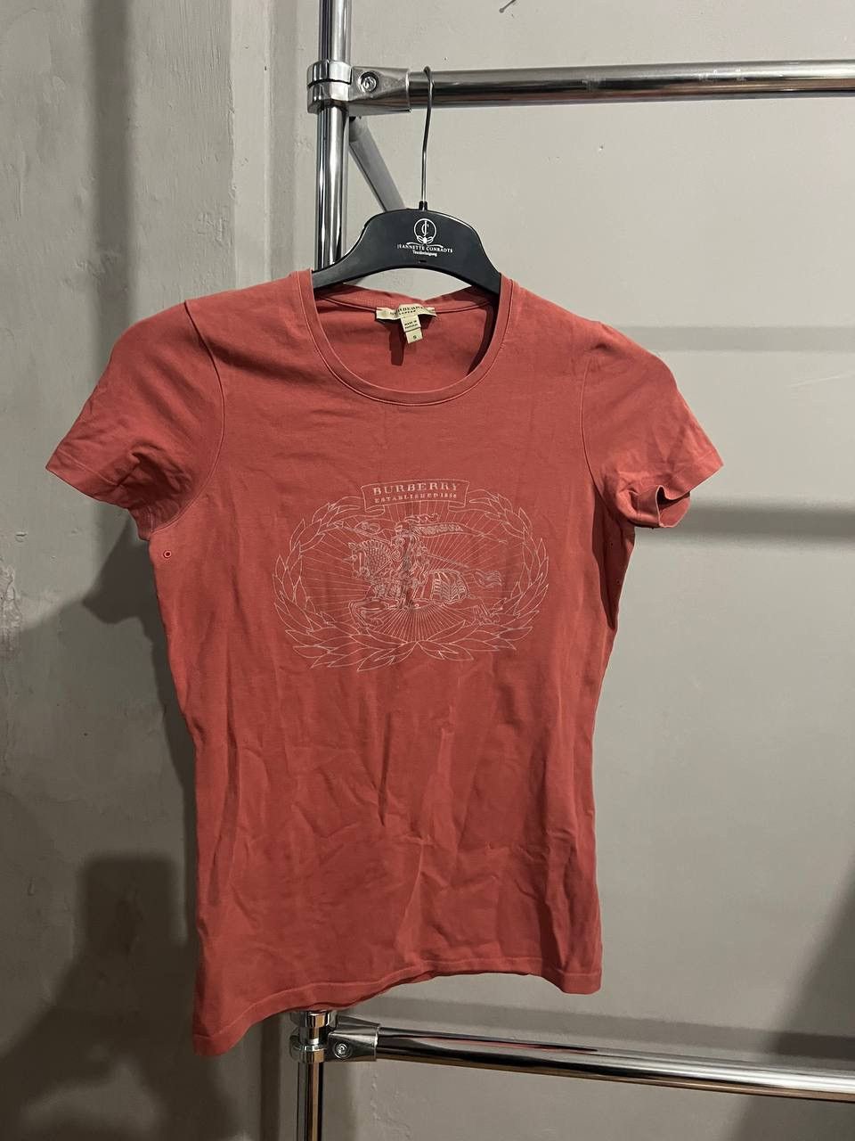 Burberry BURBERRY LONDON WOMEN BIG LOGO CLASSIC T SHIRT SIZE S Size S / US 4 / IT 40 - 2 Thumbnail