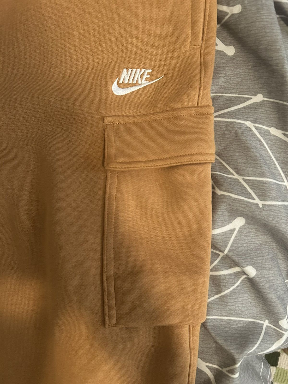 Nike Nike men’s cargo sweats Size US 30 / EU 46 - 5 Thumbnail