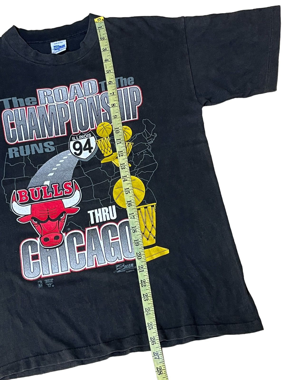 NBA VINTAGE 90s CHICAGO BULLS ROAD CHAMPIONSHIP T SHIRT Size US M / EU 48-50 / 2 - 11 Thumbnail